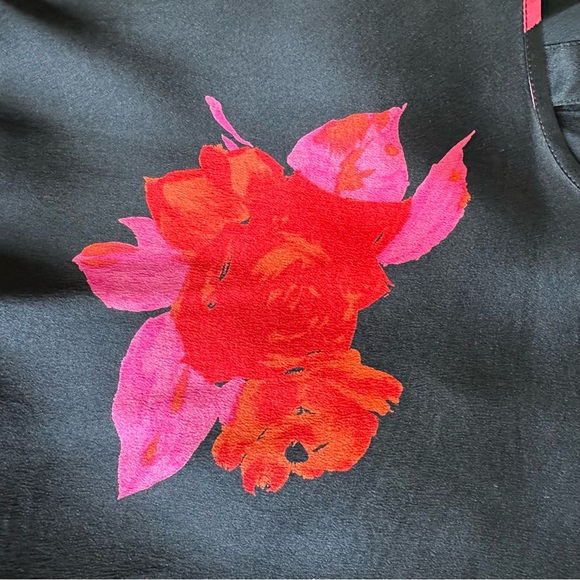Floral Silk Blouse - Picture 4 of 6